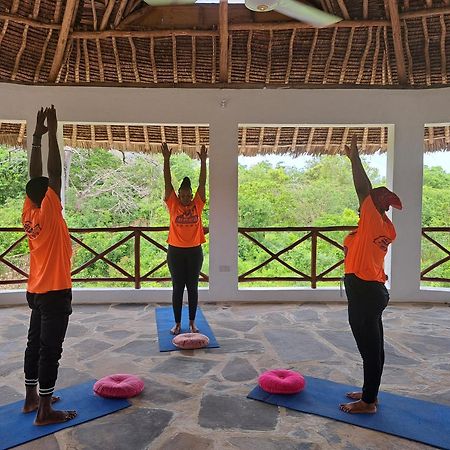 Bed and Breakfast Diani Yoga Barn Ukunda Exterior foto