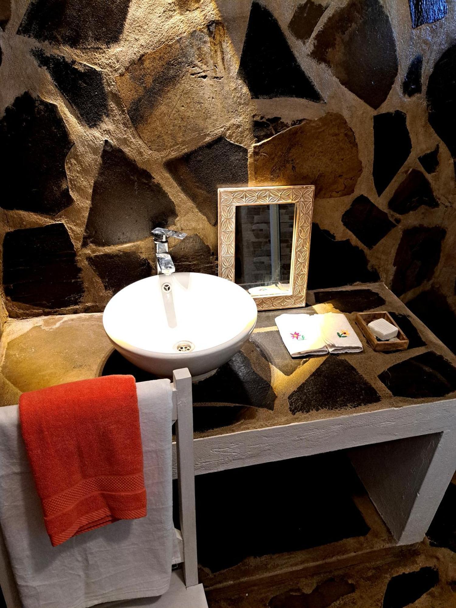 Bed and Breakfast Diani Yoga Barn Ukunda Exterior foto