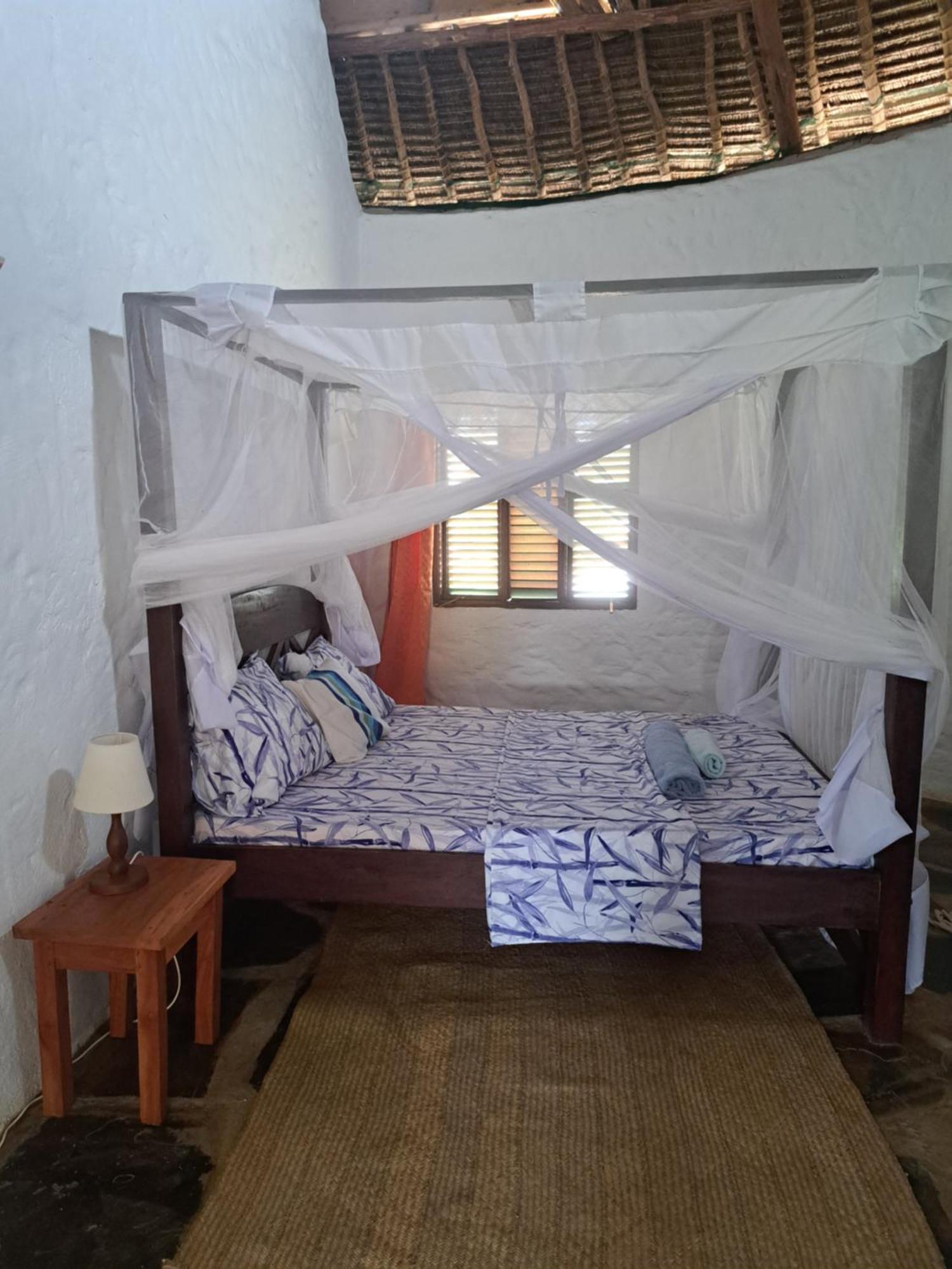 Bed and Breakfast Diani Yoga Barn Ukunda Habitación foto
